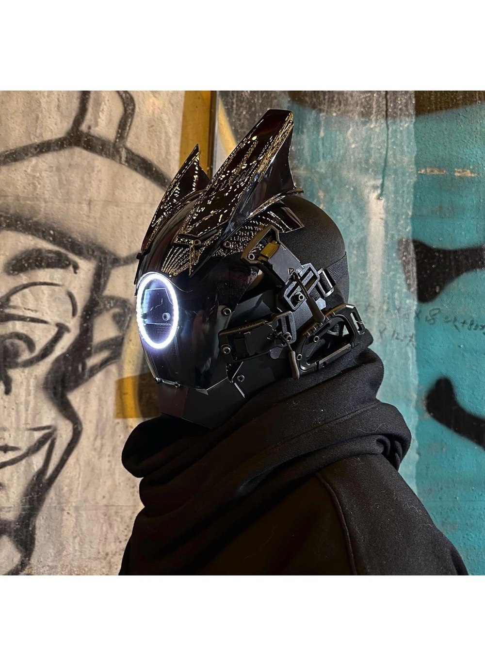 Futuristic LED Cyber Mask - Picture 3 of 6